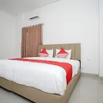 Oyo 443 Hotel Barlian