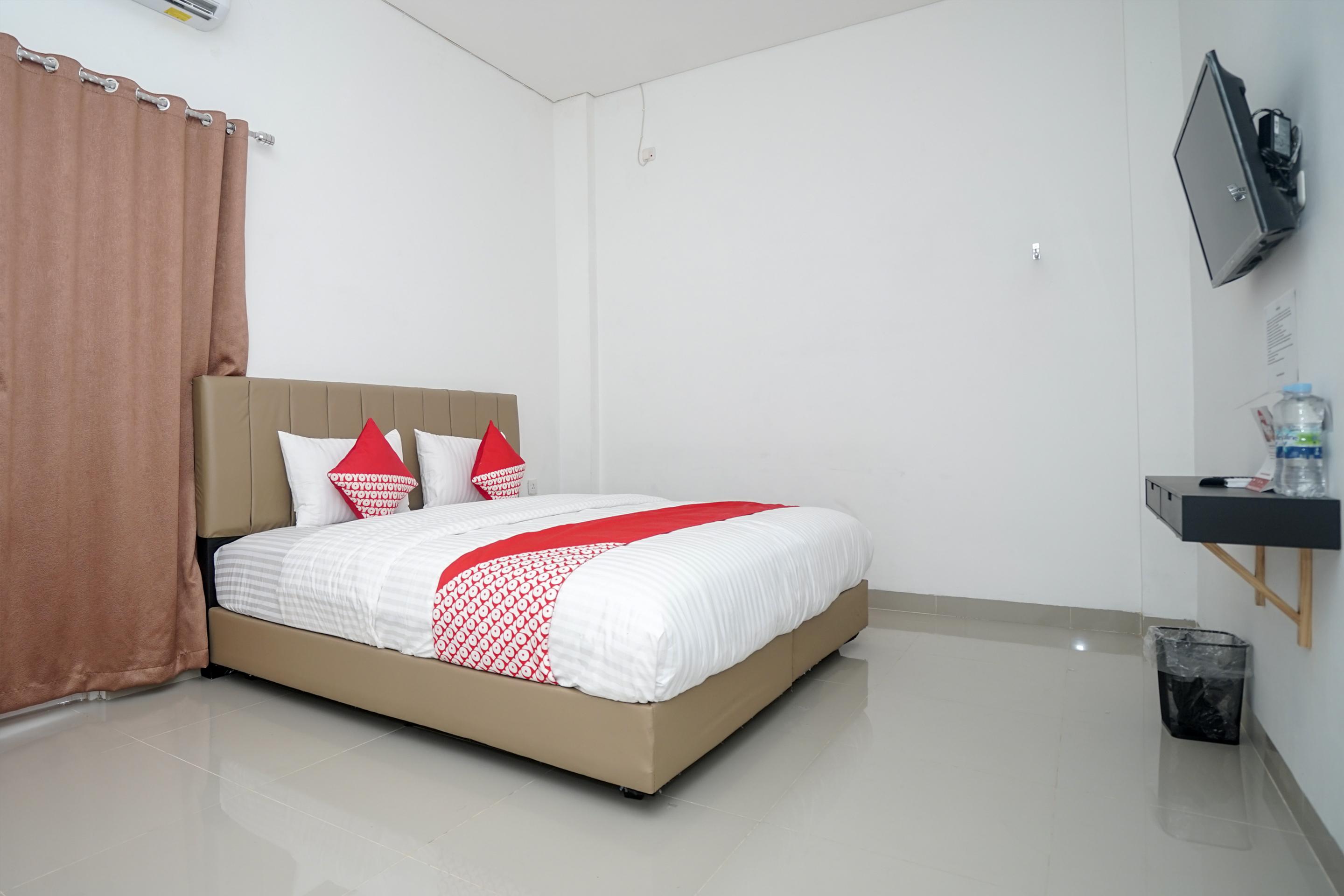 Oyo 443 Barlian Hotel 2*