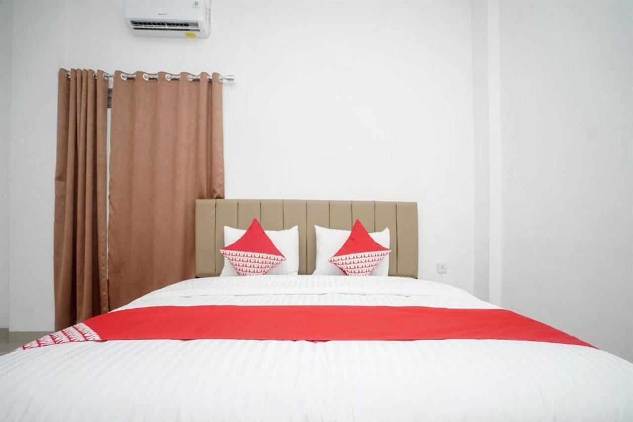 Oyo 443 Barlian Hotel