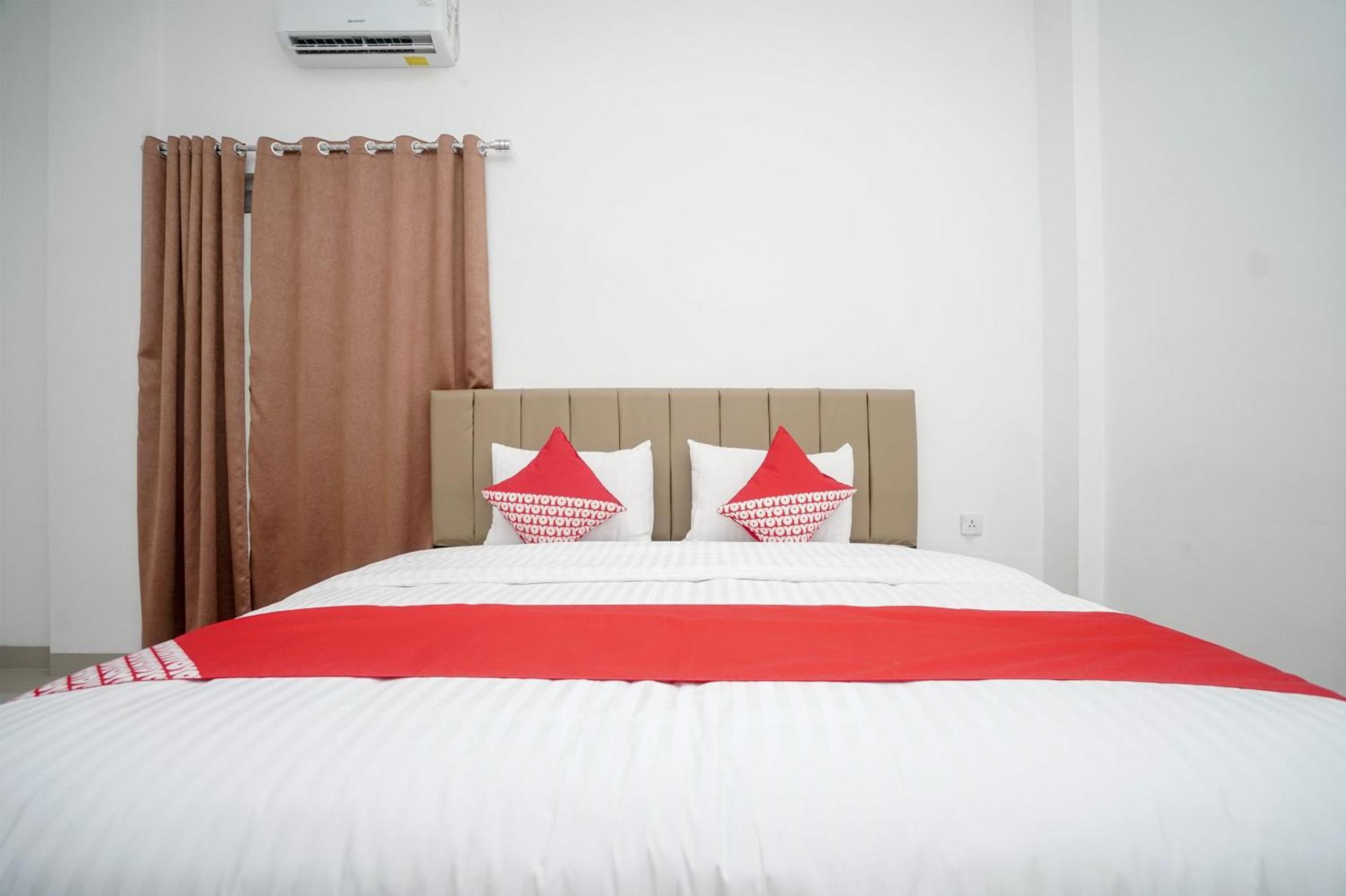 Hotel Oyo 443 Barlian