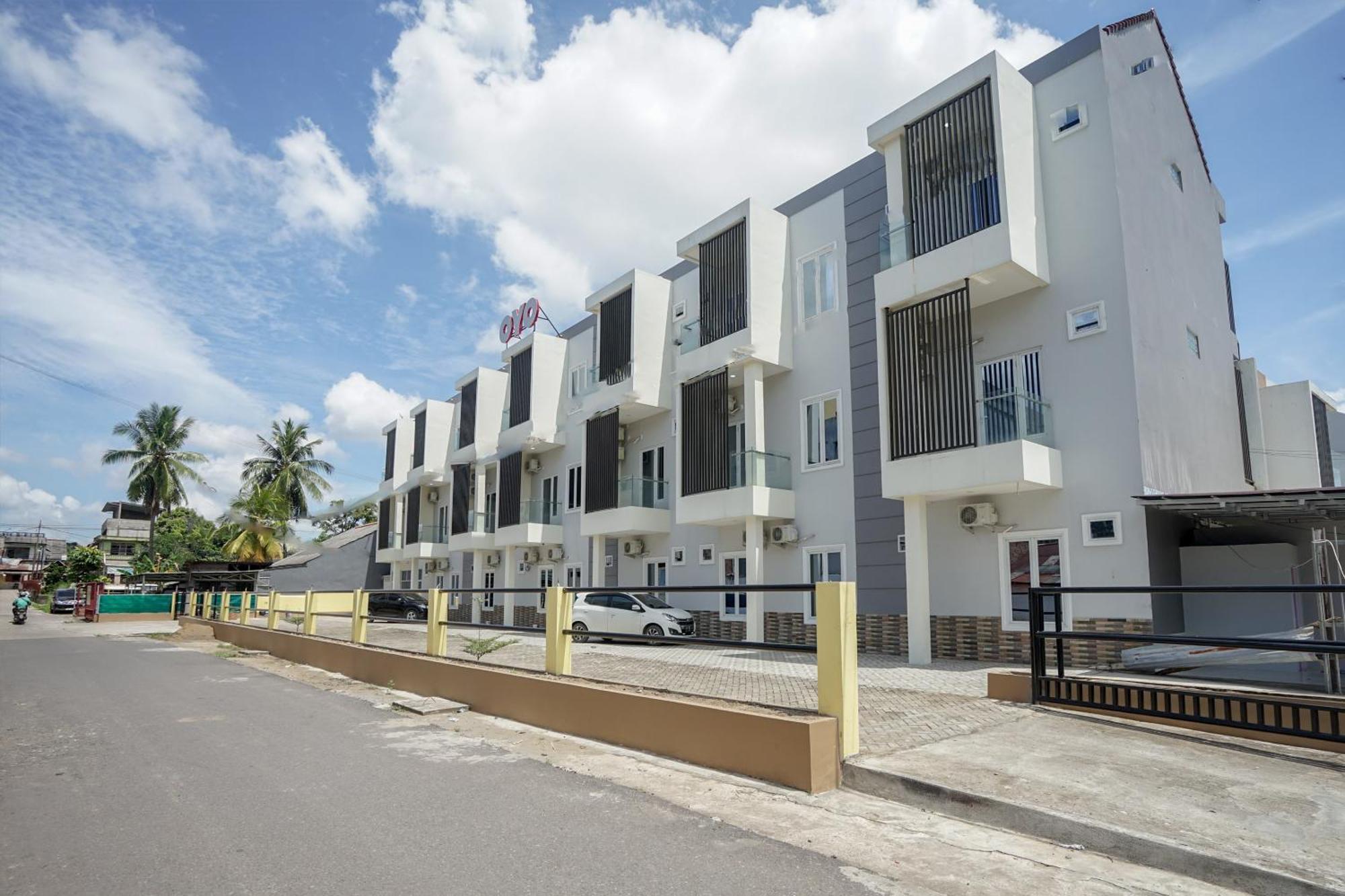 Oyo 443 Barlian Hotel Palembang