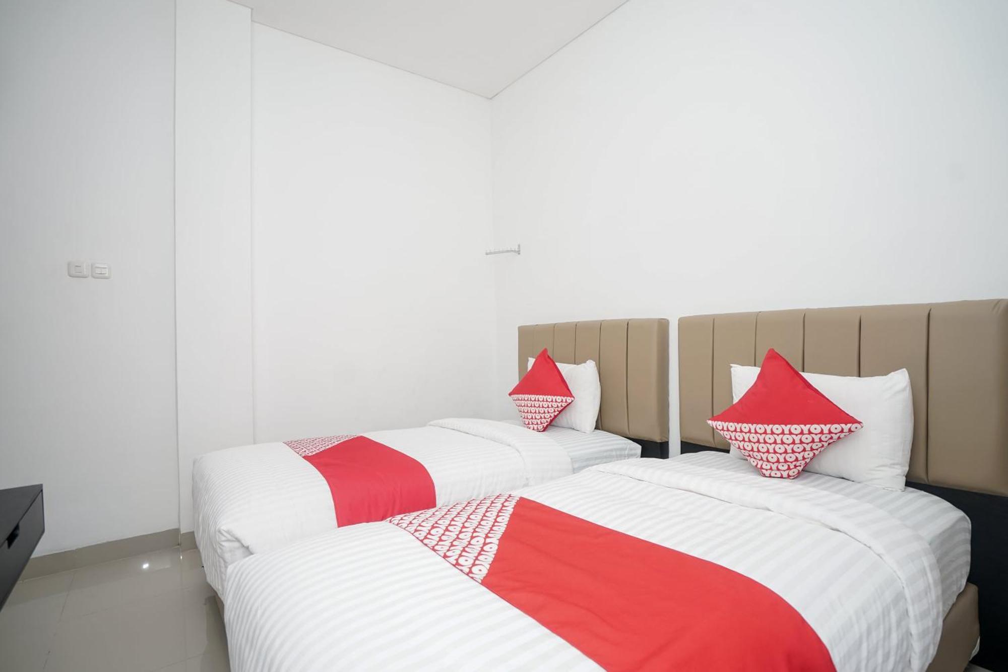 Oyo 443 Barlian Hotel Palembang